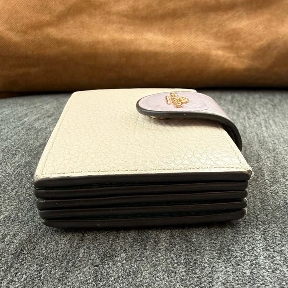 Coach Cream and Lavender Accordion Card Case In Colorblock CA765 - Picture 4 of 14